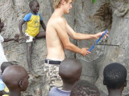 271159_10150262257774901_663122_n